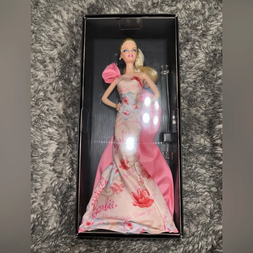 Avon Rose Splendor Collection Box - Picture 2 of 3